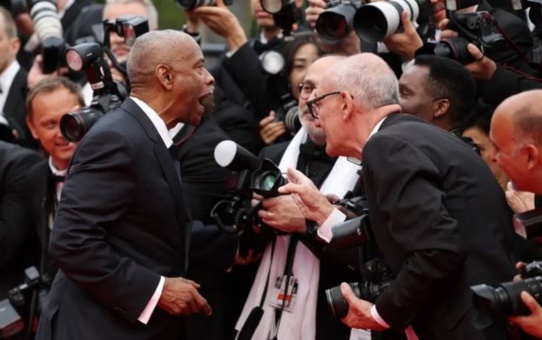 Ünlü aktör, Cannes Film Festivali'nde kendisine dokunan gazeteciye bağırdı