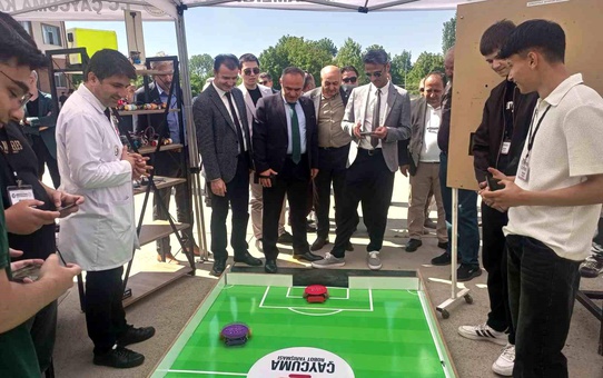 Çaycuma'da Gençlik Haftası Etkinlikleri: Öğrencilerin Başarıları Sergilendi