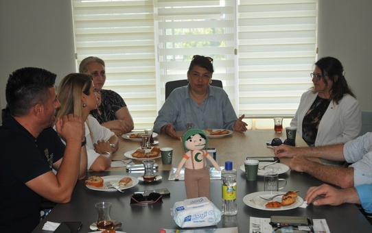 AK Parti Yeşilay'ı Ziyaret Etti