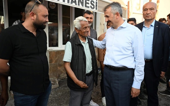 Vali Sezer Menzilahir Mahallesi'ni Ziyaret Etti