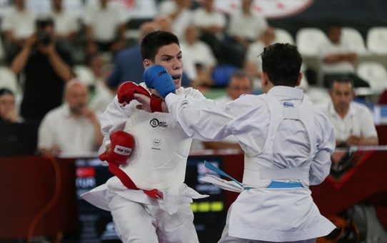 Karate Şampiyonası Esat Delihasan Anısına
