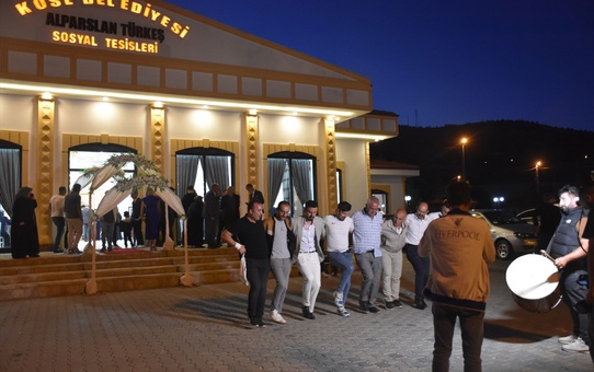 Köse'de Evlenecek Çiftlere Ücretsiz Salon