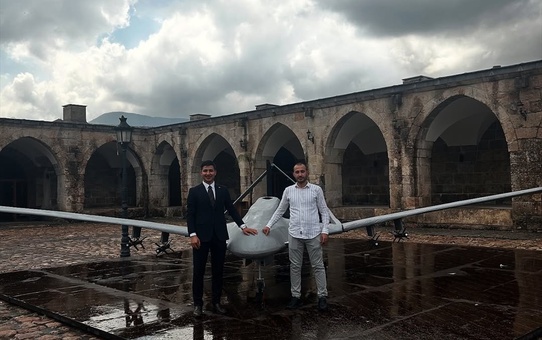 İki Arkadaş Bayraktar TB2 Maketi Yaptı