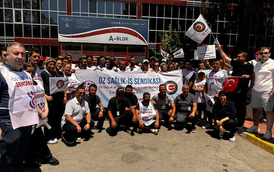 İzmir'de Kamu İşçileri Taleplerini Açıkladı
