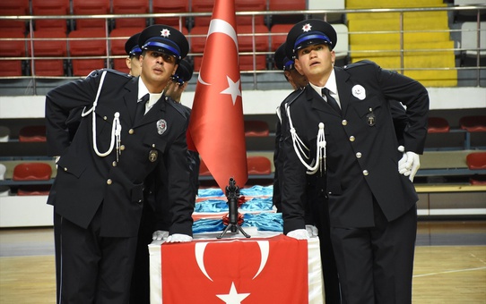 228 Polis Adayı Mezun Oldu