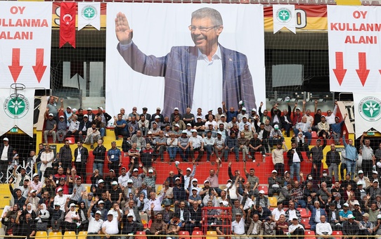 Hüseyin Akay'dan Güven Tazeleyen Seçim
