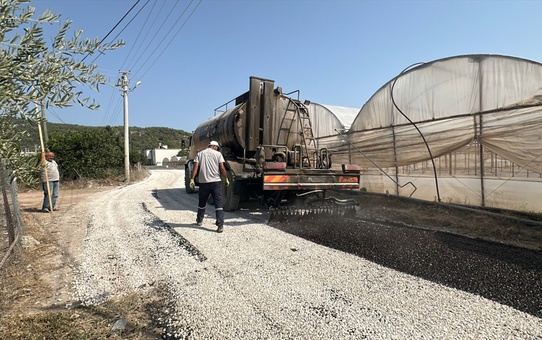 Kumluca'da Yol Çalışmaları Sürüyor