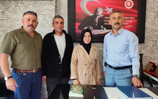Gökçeli Mahallesi'nin İlk Kadın Muhtarı Göreve Başladı