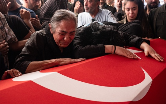 Şehit Piyade Sözleşmeli Er Ahmet Gültekin İstanbul'da son yolculuğuna uğurlandı