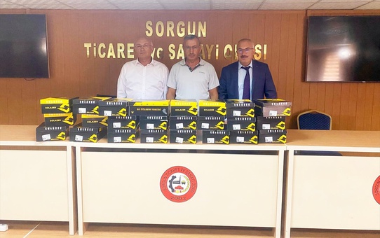 Sorgun TSO'dan Öğrencilere Ayakkabı Desteği