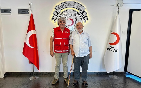 Fahrettin Aslan'dan Kızılay'a Daire Bağışı