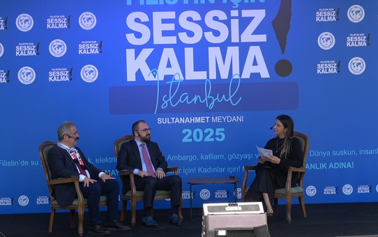 Sultanahmet'te Filistin'e destek nöbeti: Gazetecilerden ortak canlı yayın!