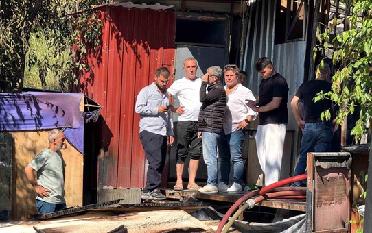 Sarıyer'de Mobilya İmalathanesinde Yangın