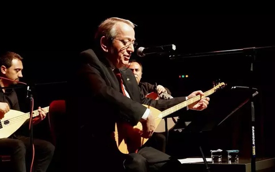 Usta sanatçı Mehmet Erenler hastaneye kaldırıldı