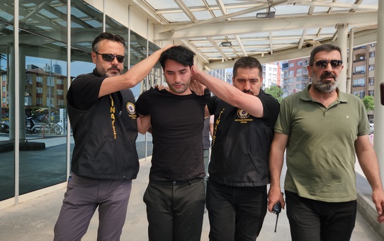 Okulu basıp öğretmeni tüfekle katletti, caniden pişkin cevap