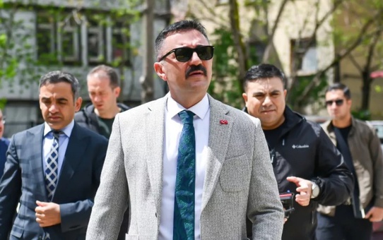 Merkeze alınan Tunceli Valisi'nden dikkat çeken paylaşım: Kudretim olsa kökünden keserdim