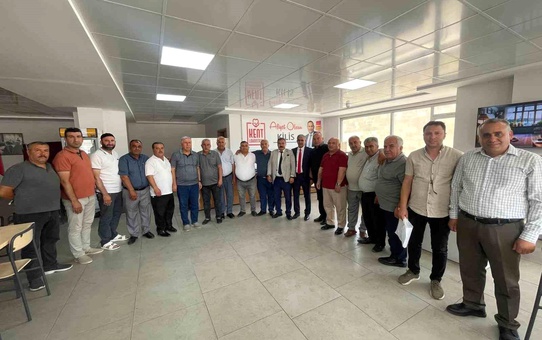 Kilis'te Muhtarlar Derneği Seçimi: Mehmet Karakuş Yeniden Başkan