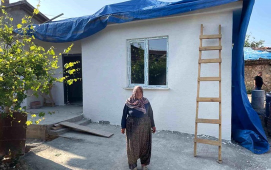 Yangından Kurtulan Kadının Evi Yenilendi