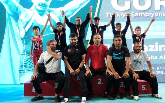 Bilecik Minik Güreşçiler Şampiyonada Başarı Elde Etti