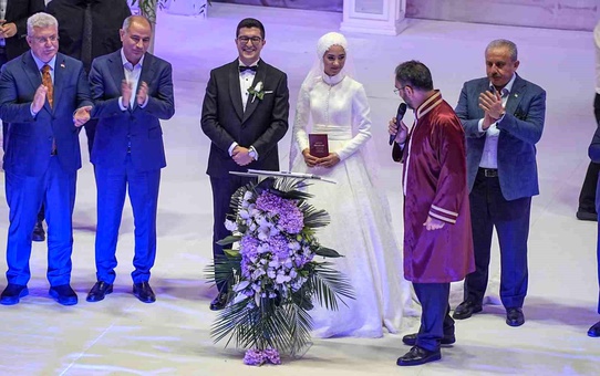 Bursa Cumhuriyet Başsavcısı'nın Oğlu Ali Faruk Solmaz, Elif Aybey ile Nezaket Töreninde Eşsiz Bir Düğün Gerçekleştirdi