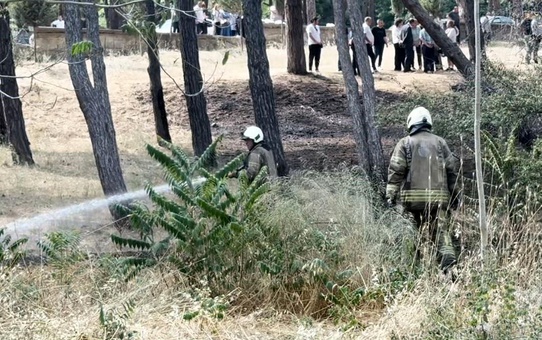 Bakırköy'de Hastane Bahçesinde Yangın