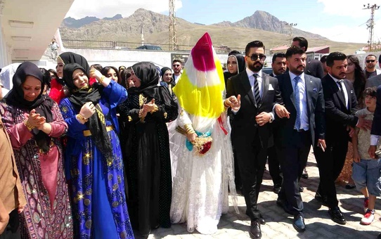 Van'da Geleneksel Düğün Geleneği Değişti