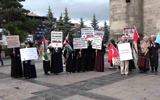 Erzurum'da Sağlıkçılardan Gazze İçin Protesto
