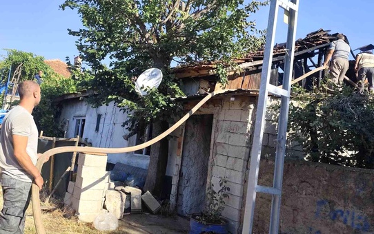 Beyşehir'de Yangın: Bir Ev Kullanılamaz Hale Geldi