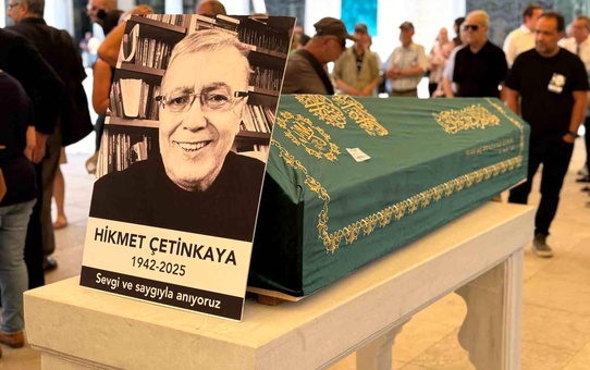 Gazeteci Hikmet Çetinkaya Son Yolculuğuna Uğurlandı