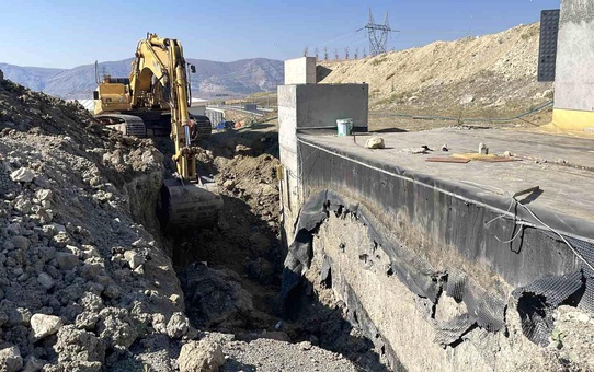 Sivas'ta Tünelde Göçük: 2 İşçi Kurtarıldı