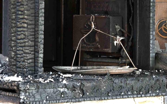Bursa'da Tarihi Çay Bahçesi Yanarak Küle Döndü