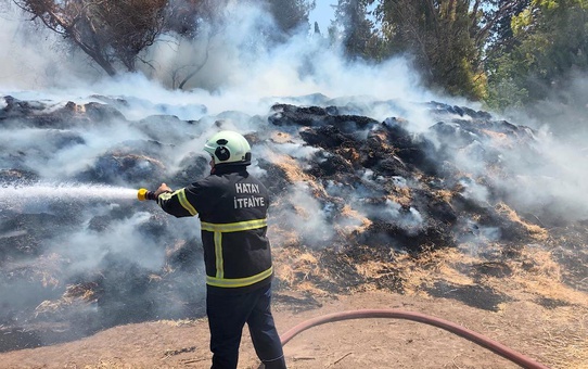 Hatay'da Samanlık Yangını Kontrol Altına Alındı