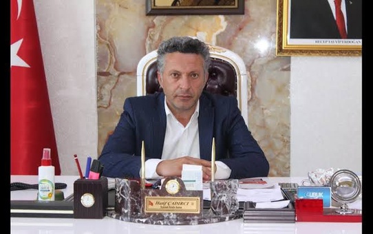 Boru değiştiren belediye başkanı ve personel ağır yaralandı