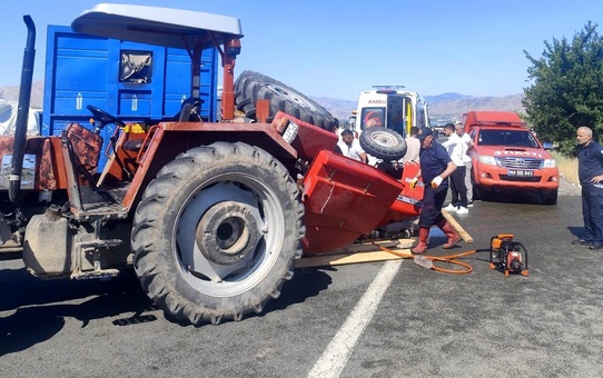 Malatya'da Traktör Tırla Çarpıştı: 1 Ölü