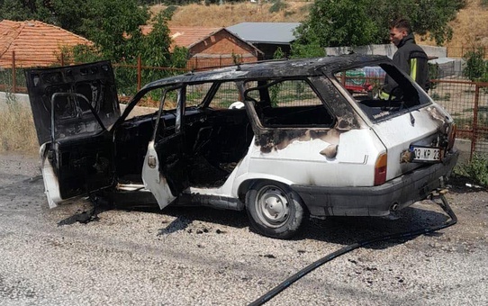 Burdur'da Araç Yangını Kontrol Altına Alındı