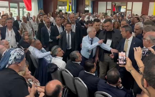 Fenerbahçe Toplantısında Tartışma Çıktı