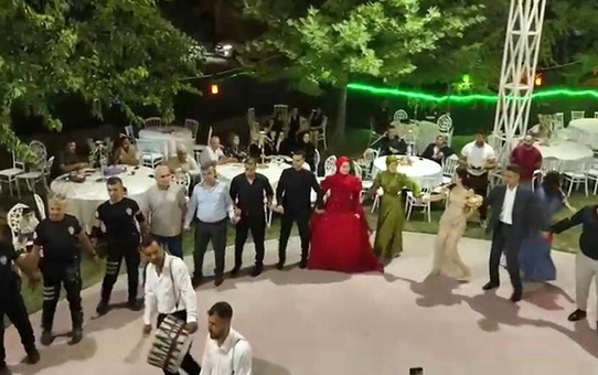 Polisler Kızı Aslı'nın Kına Gecesini Unutmadı