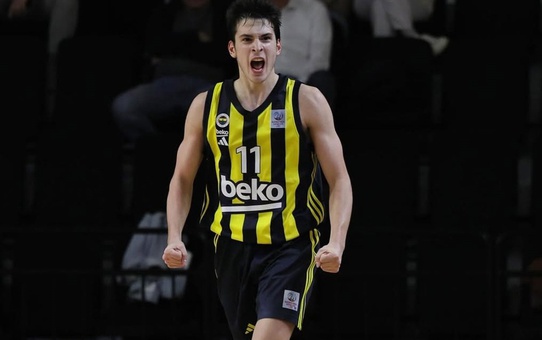 ''Bu bir veda değil, yeni bir başlangıç'' diyerek Fenerbahçe'den ayrıldığını duyurdu