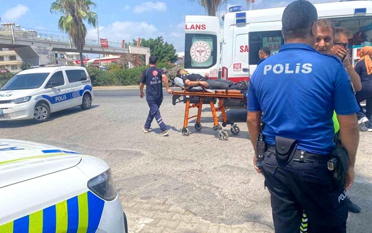 Gazipaşa'da Motosiklet Kazası: Sürücü Yaralı