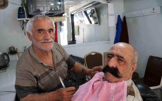 Yüceyurt'un 60 Yıllık Berberi: Salih Uçar