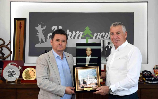 Osmangazi Belediye Başkanı, Yangın Mağduru Harmancık'ta Ziyaretlerde Bulundu