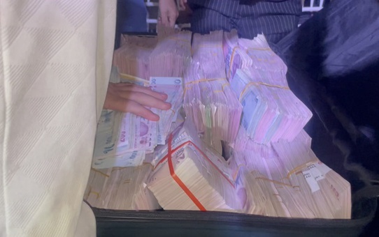 Aşiret düğününde gelinle damada 20 milyon lira ve 5 kilo altın takıldı