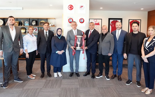 Galata Spor Kulübü TFF Başkanı'nı Ziyaret Etti