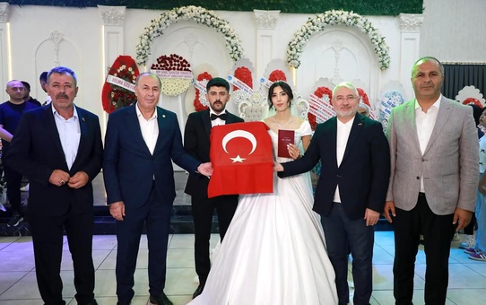 Alaca Belediye Başkanı Kızının Nikahını Kıldırdı