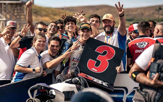Kadir Erbay, İspanya Superbike Şampiyonası'nda Podyuma Çıktı