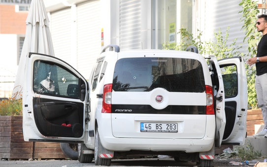 Araç içinde oturan kardeşlere silahlı saldırı! 2 kişi hayatını kaybetti