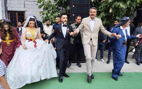 Vali Çelik, Şehit ailesinin düğün törenine katıldı