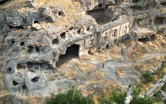 Türkiye'de tek ve 800 yıldır ayakta: Üstü cami, altı kilise 