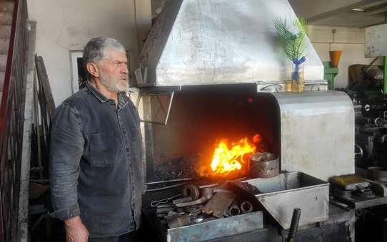 Baba-Oğul Demirci Ustaları Geleceği Şekillendiriyor