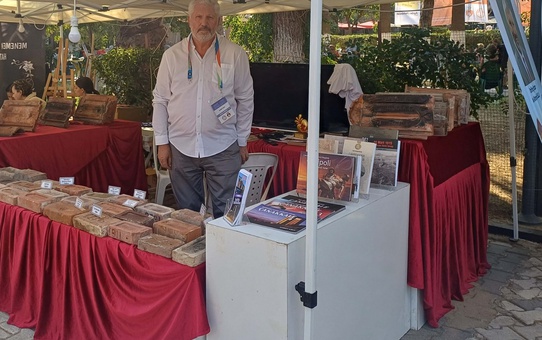 Ahmet Uslu'nun Tuğla ve Kiremit Koleksiyonu